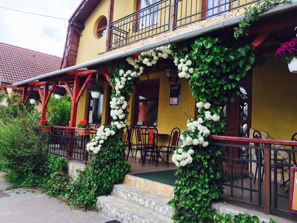 Villa Negra Motel Berzence Ngoại thất bức ảnh